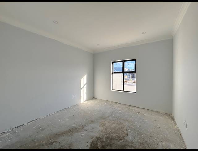 4 BEDROOM HOUSE FOR SALE IN SANDOWN